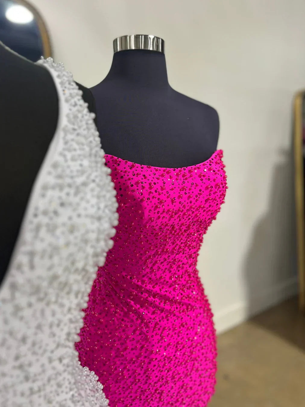 Trendy Sheath V Neck Fuchsia Short Homecoming Dress with Pearls