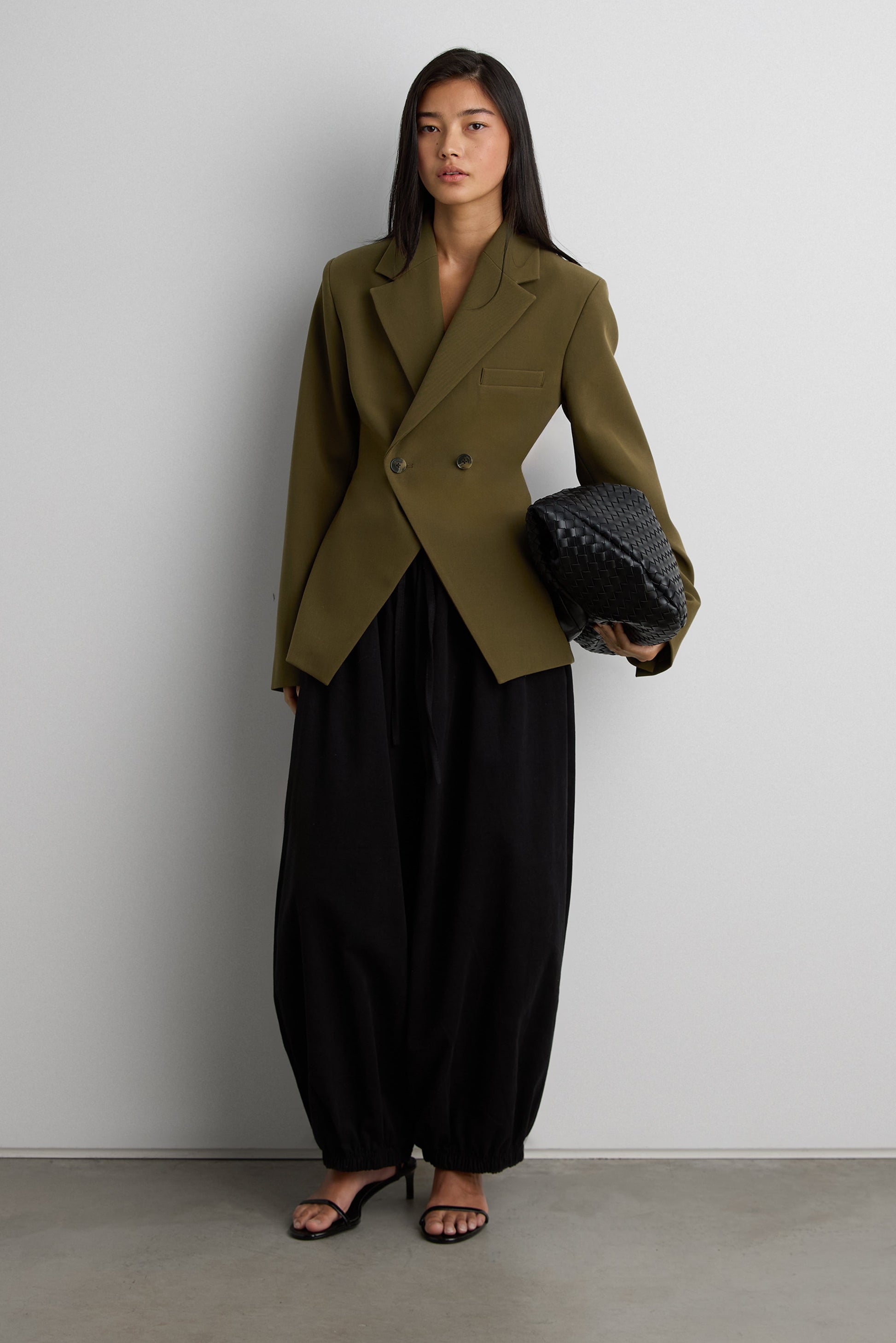 CINCHED WAIST DOUBLE-BREASTED BLAZER