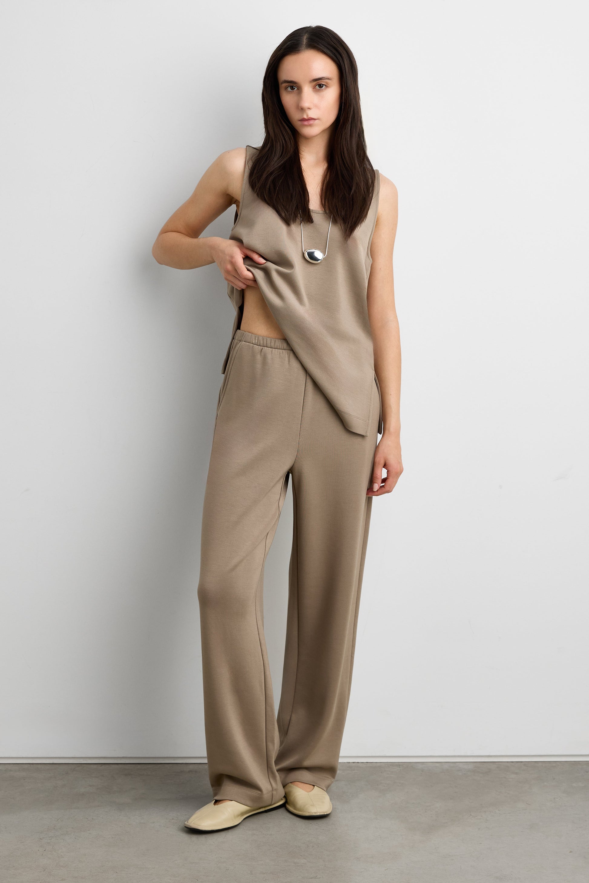 SCUBA ELASTIC WAIST STRAIGHT LEG PANT