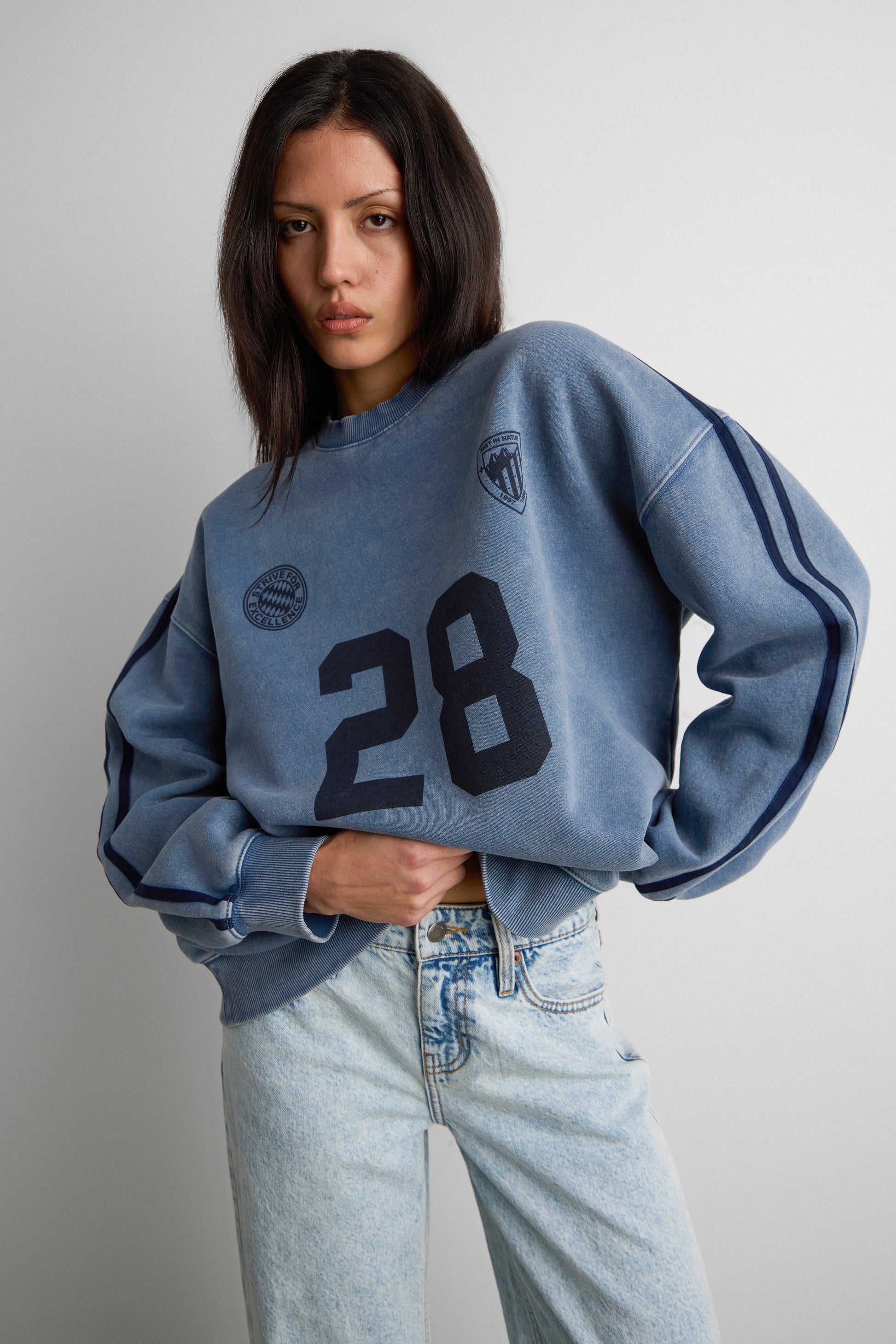 FLEECE STUDIO GRAPHIC PRINT SWEATSHIRT