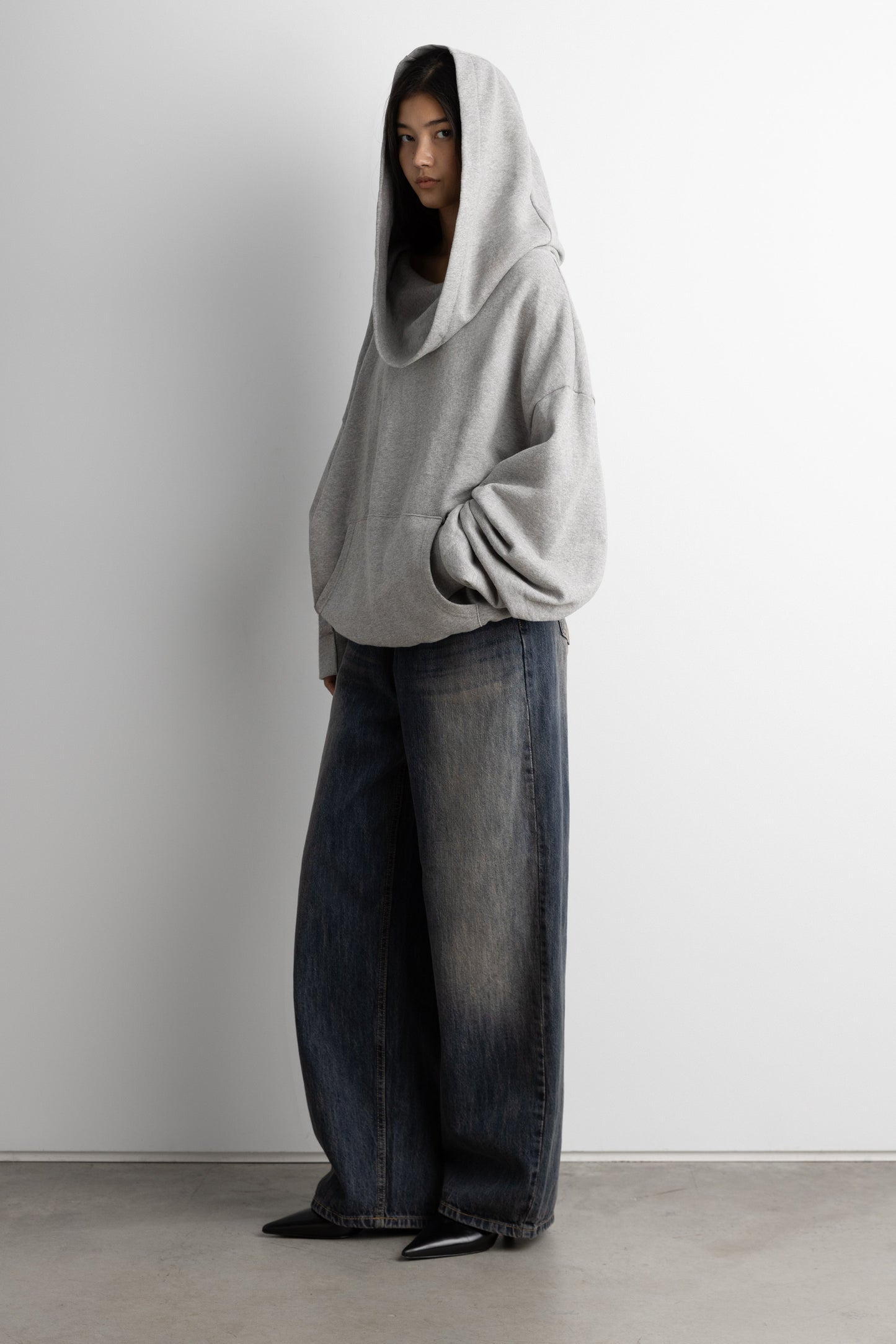 SLOUCHY OVERSIZED HOODIE