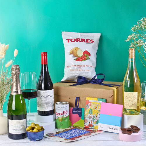 The Feast Hamper – Wine, Snacks & Artisan Chocolate