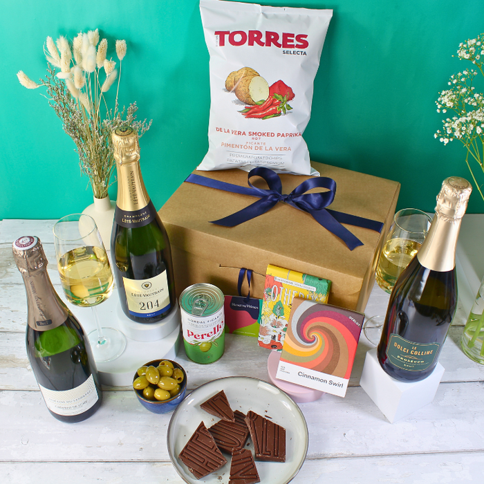 The Sparkling Selection Hamper – Sparkling Wines with Snacks & Chocolate