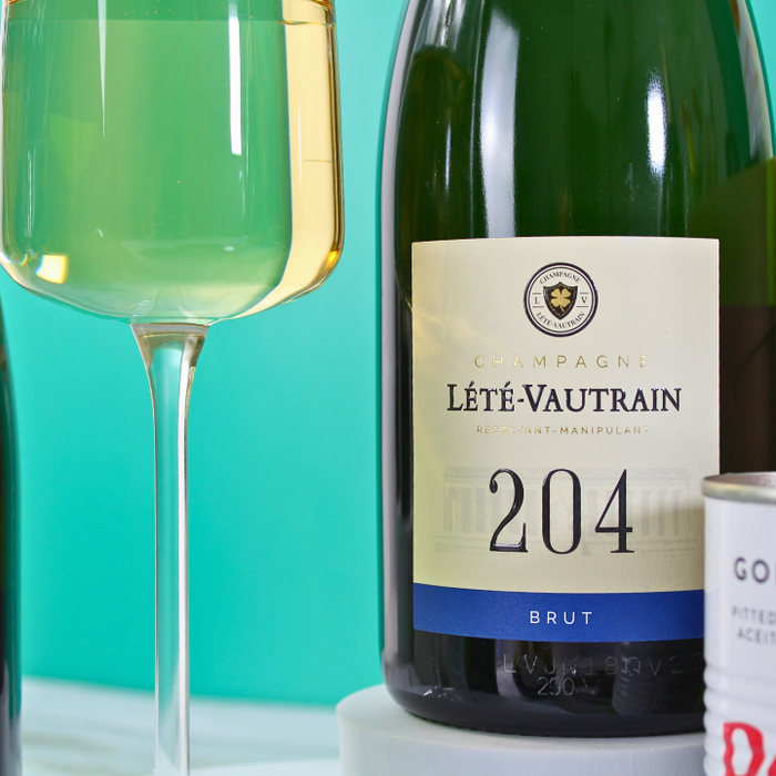 The Sparkling Selection Hamper – Sparkling Wines with Snacks & Chocolate